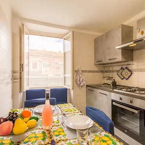 sicula-home-to-few-minutes-sea-happy-rentals.catania-hotels.net/